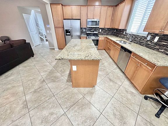 4th image of 5861 Sleepy Willow St #1