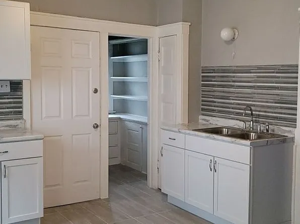 2465 N 45th St, Milwaukee, WI 53210