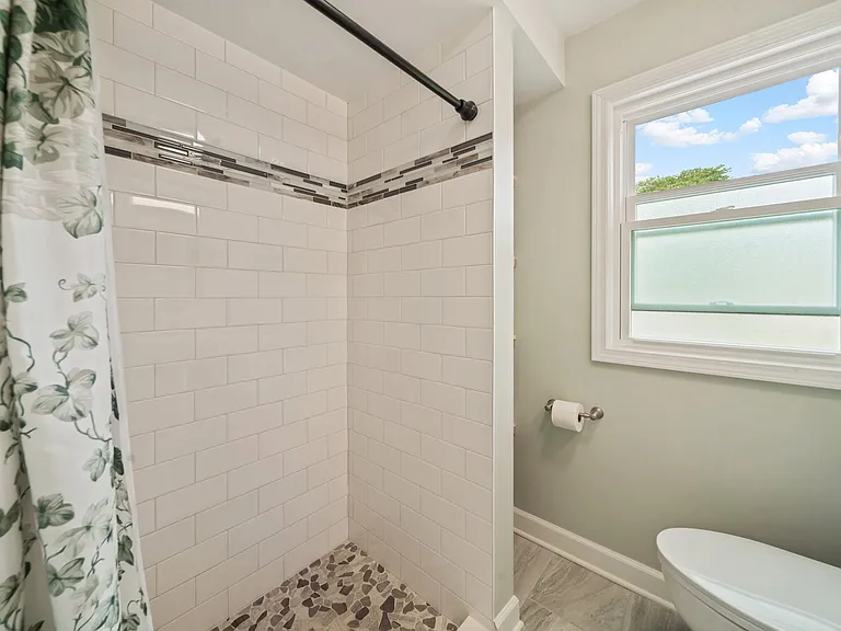 5320 Suffield Ct — Photo 15