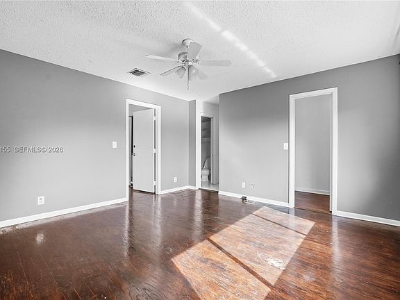 3rd image of 1103 Sussex Dr #1103