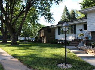 7123 Monterrey Dr, La Vista, NE 68128