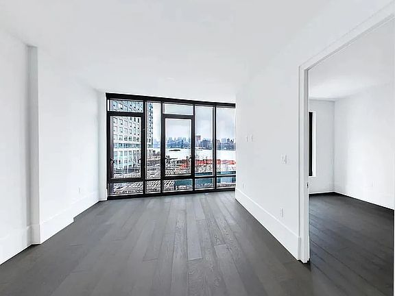 5th image of 429 Kent Ave #239