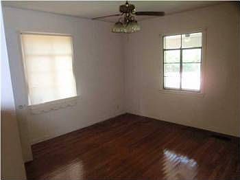 2nd image of 808 S Hoosier Ave