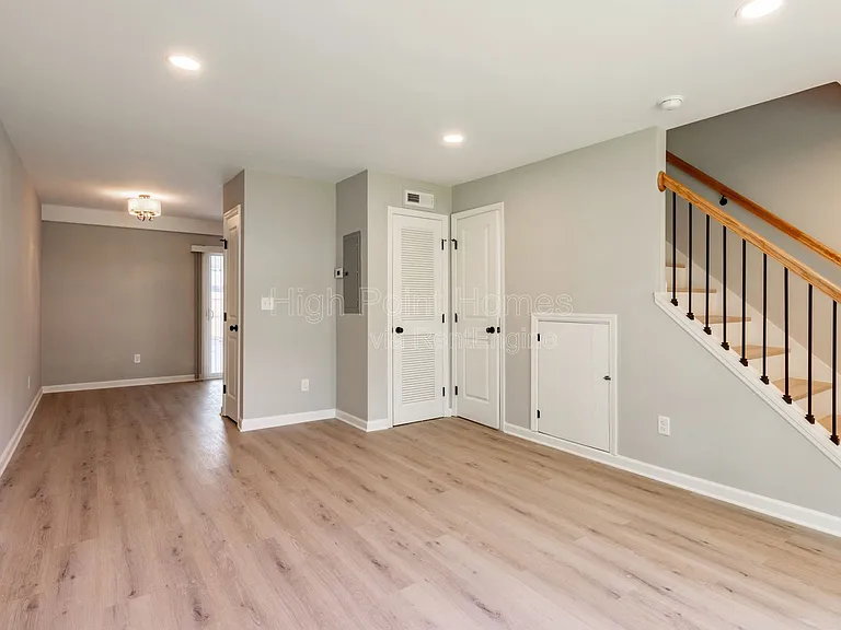 400 Gallery Ln #B-5 — Photo 8