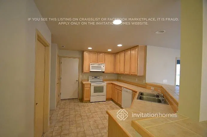 4115 S 332nd Pl Federal Way, WA 98001 — Photo 4