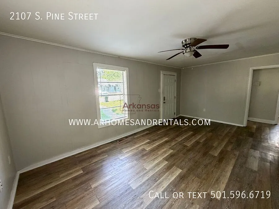 Building Photo - 2107 S Pine St