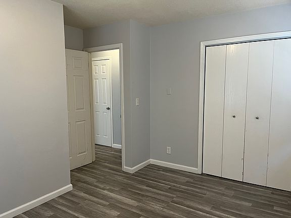 3rd image of 404 E Madison St #L