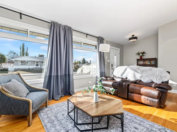 9107 58th St NW, Edmonton, AB T6B 1L3
