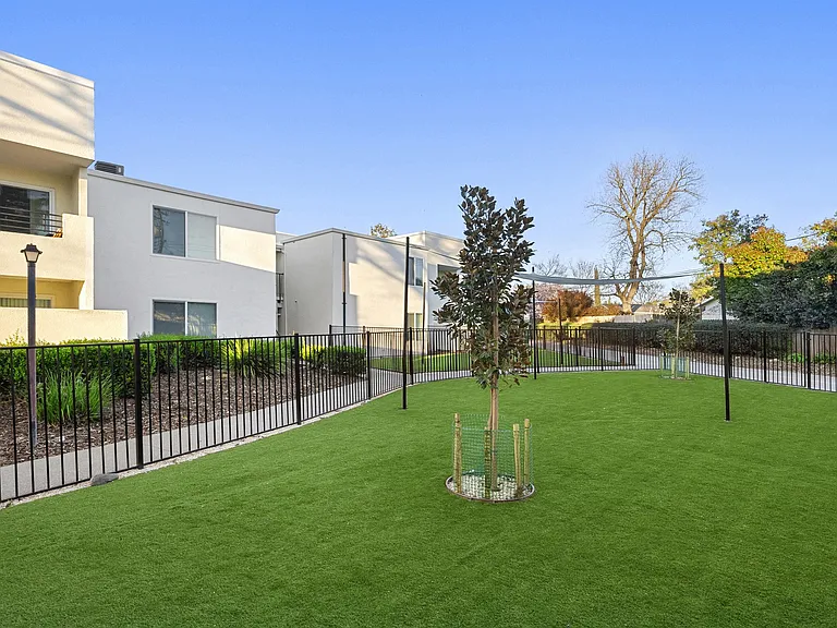 Kensington Park Apartments — Photo 54