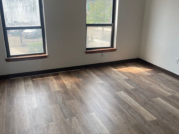 5th image of 209 Saline St