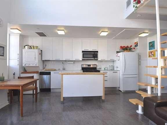 4th image of 217 S Marengo Ave Unit 307