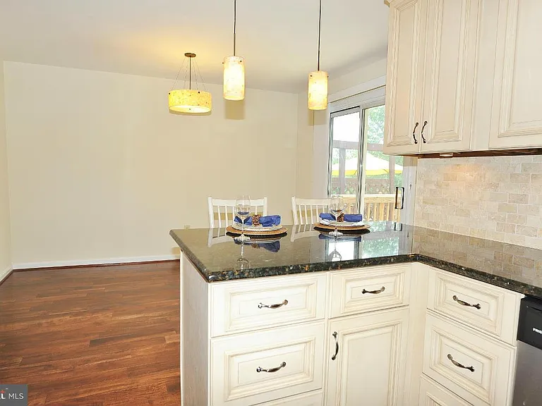 7411 Salford Ct — Photo 6