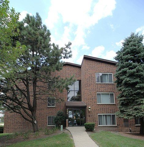 1st image of 990 Perrie Dr APT 303