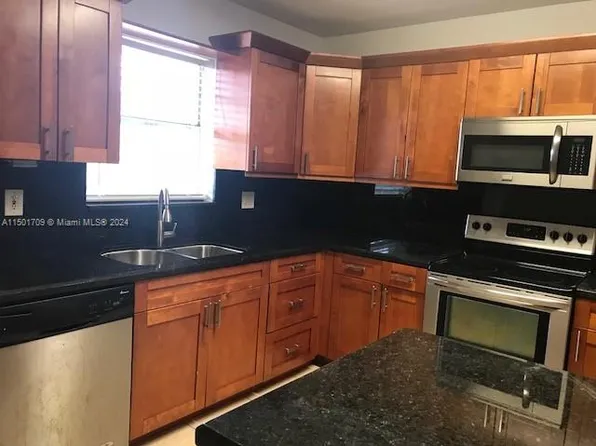 2836 Fillmore St APT 36, Hollywood, FL 33020