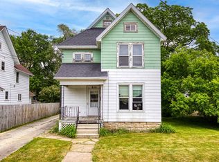 826 Wright St, Oshkosh, WI 54901