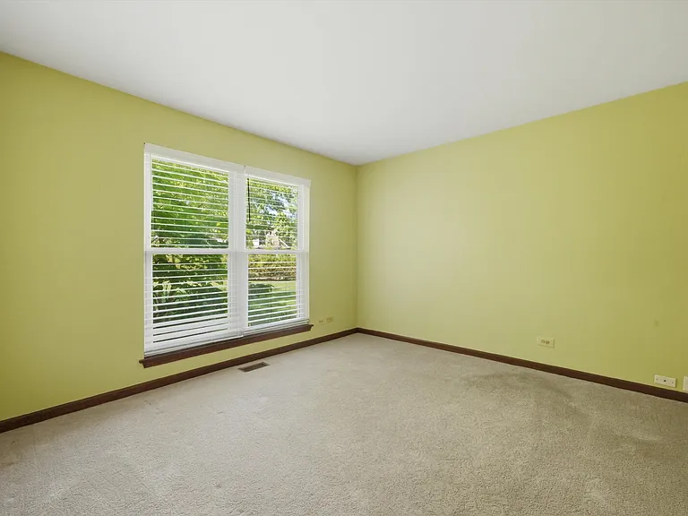 854 Deep Woods Ct — Photo 27