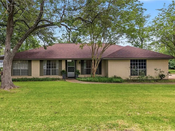 2003 Rockwood Dr, Bryan, TX 77807