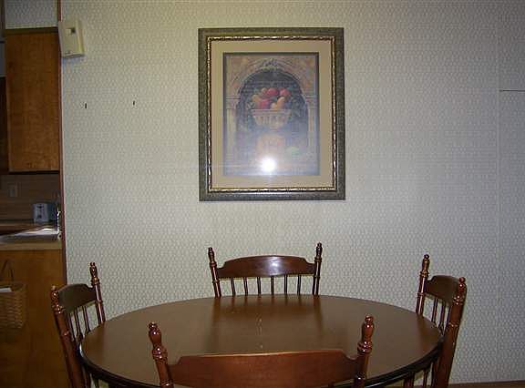 5th image of 3179 Hickory Ave