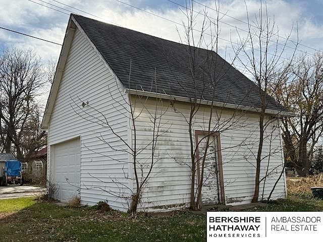 2nd image of 255 Lincoln St