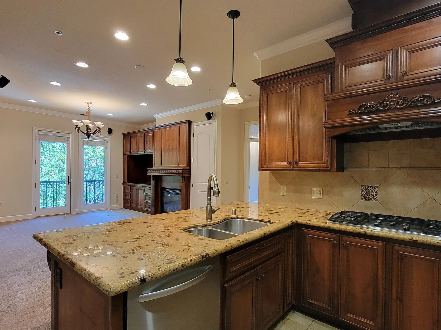 2 bed, 1167 sqft, $2,600 — Photo 2