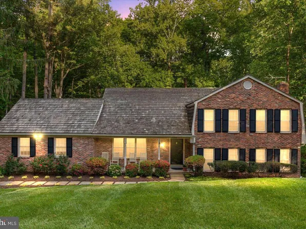 11404 Octagon Ct, Fairfax, VA 22030