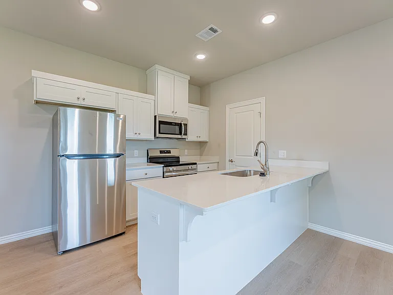 1409 Poigai Way #2 — Photo 4