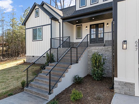 3rd image of 647 Narrow Cir