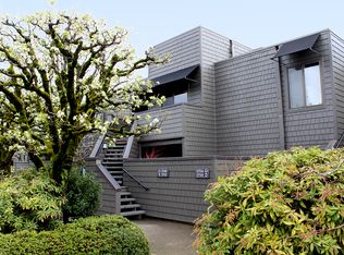 5746 S Riverpoint Ln, Portland, OR 97239