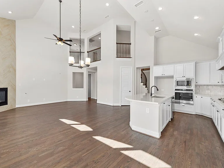 15628 Yarberry Dr — Photo 11