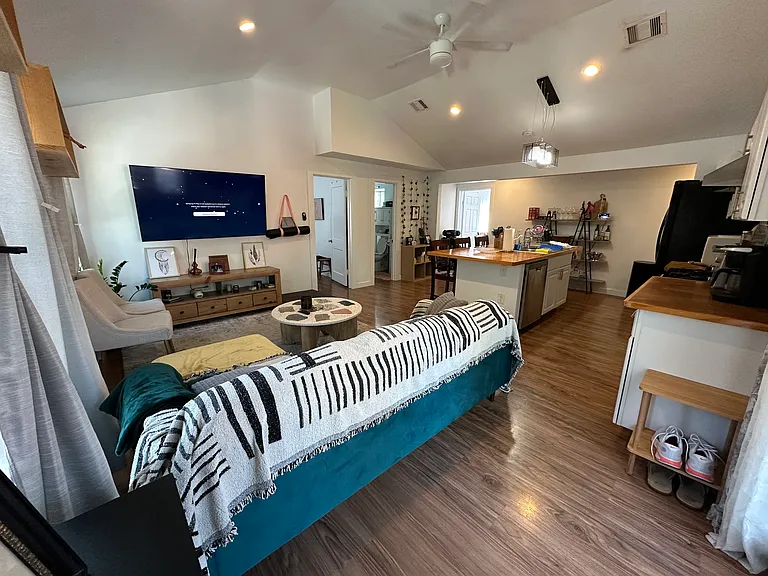 3906 McDuffie St — Photo 2