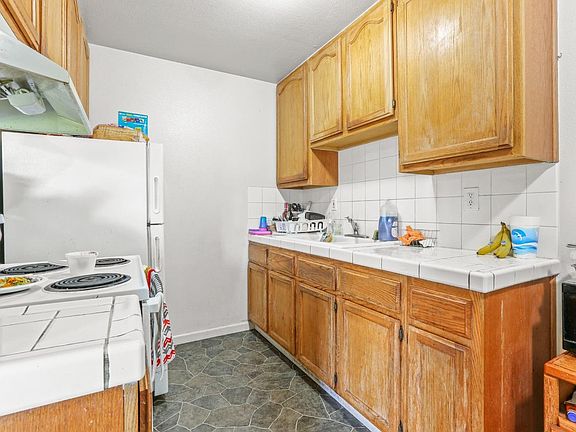 5th image of 5901 Mascot Ave