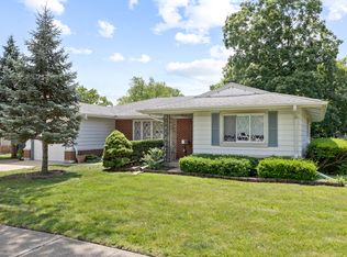 534 Grosvener Ln, Elk Grove Village, IL 60007