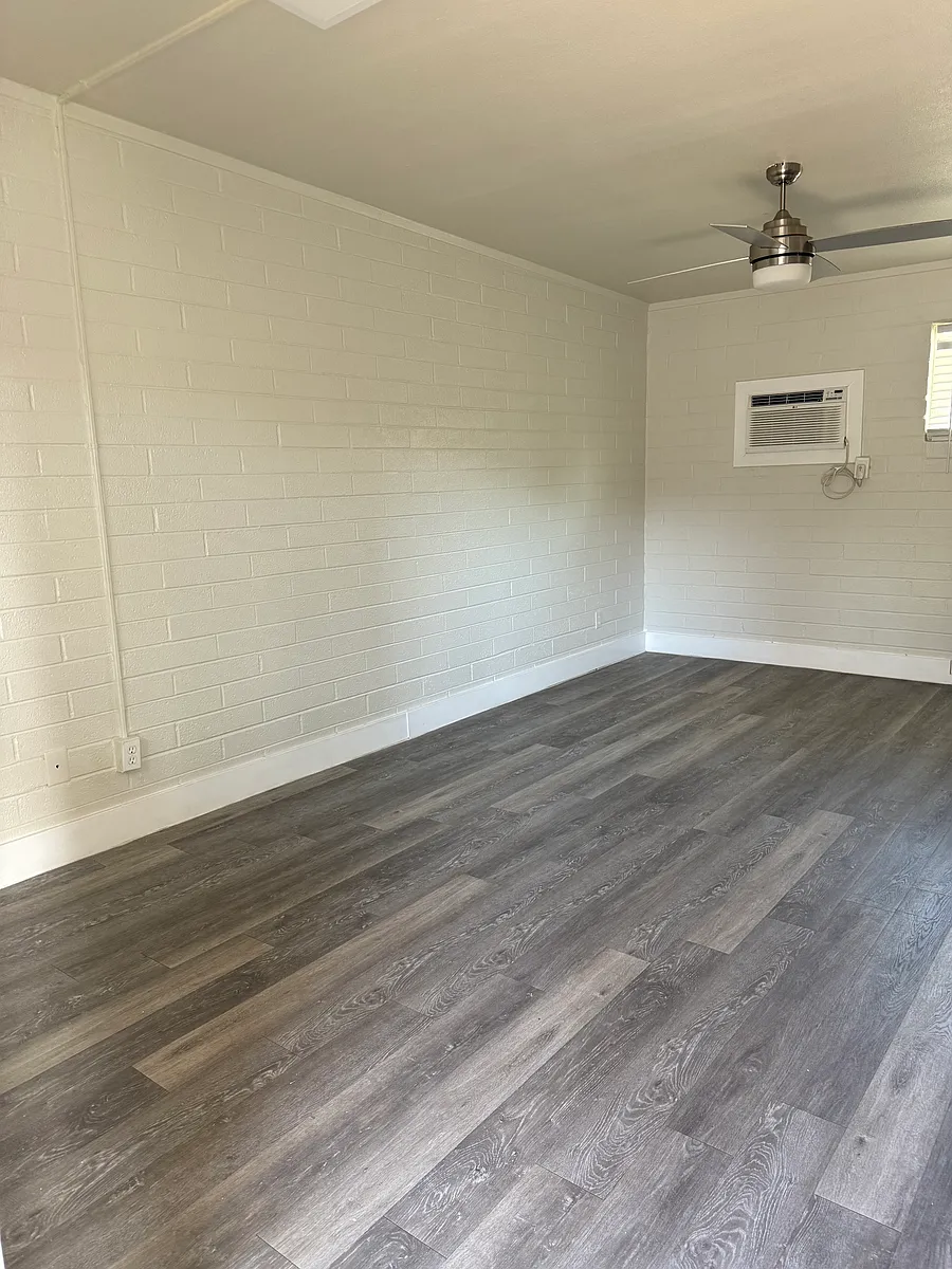 Building Photo - 631 N 4th Ave #12