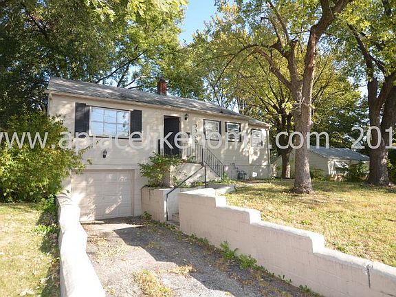 2nd image of 3900 Walker Ave