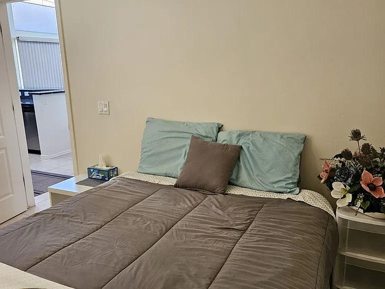 420 Acoma Blvd S #11 — Photo 18