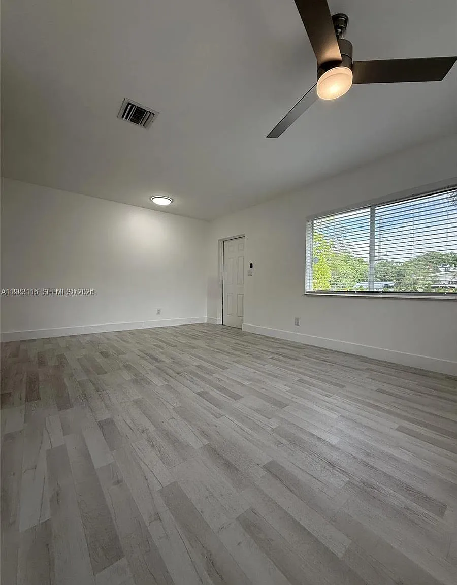 3 bed, 2.0 bath, $2,700 — Photo 2