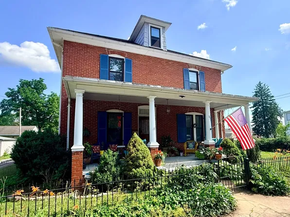 333 E 1st Ave, Charles Town, WV 25414