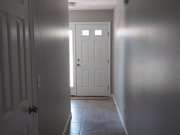 3rd image of 217 Callaway Chase Ln
