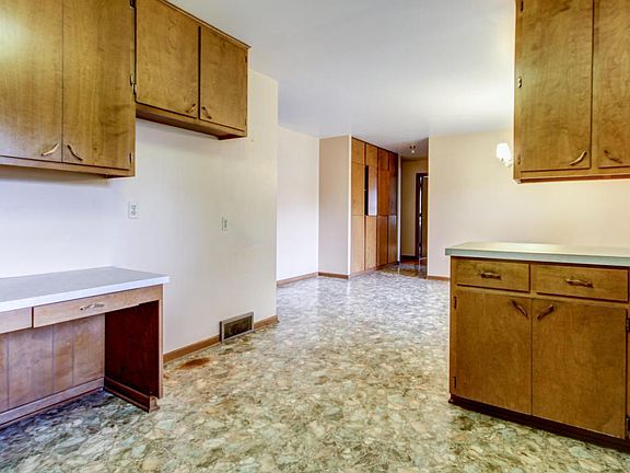 5th image of 5399 Effingham Dr SE