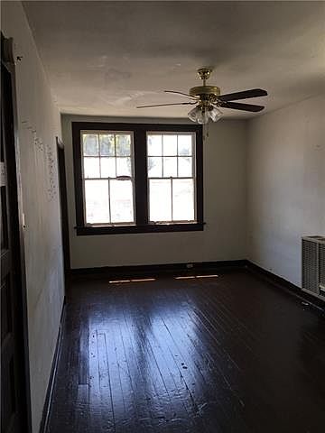 2nd image of 2431 Josephine St