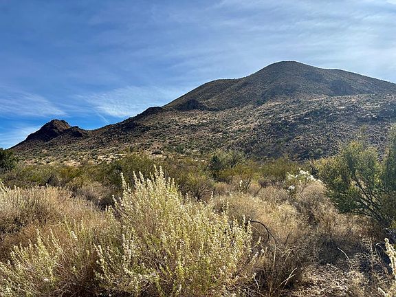 2nd image of 813 Terlingua Ranch Rd