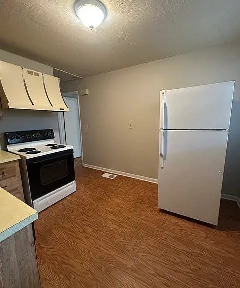 1328 Hamilton St — Photo 3