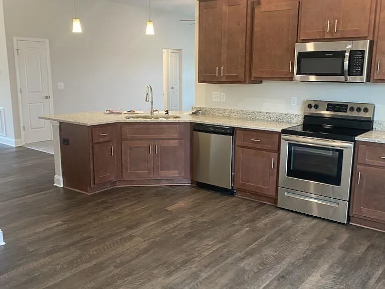 213 Alonzo Toney Dr — Photo 10