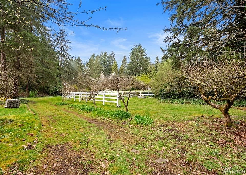 1st image of 11420 Lake Steilacoom Dr SW