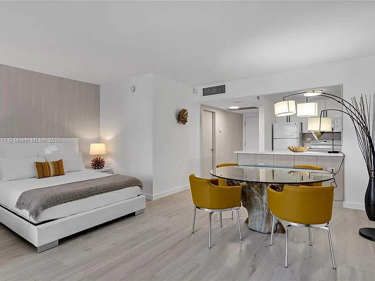 2301 Collins Ave #542 — Photo 8