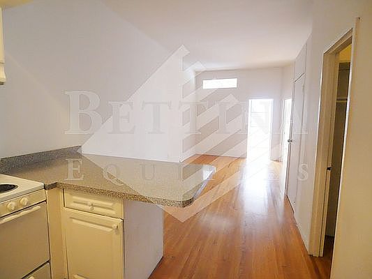 3rd image of 427 E 76th St APT 3C