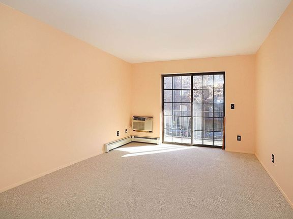 5th image of 9 Donna Ct APT 5
