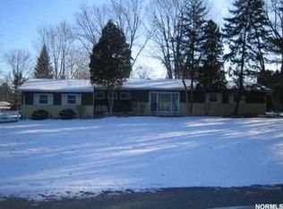 11941 Hawthorn Dr, Northfield, OH 44067