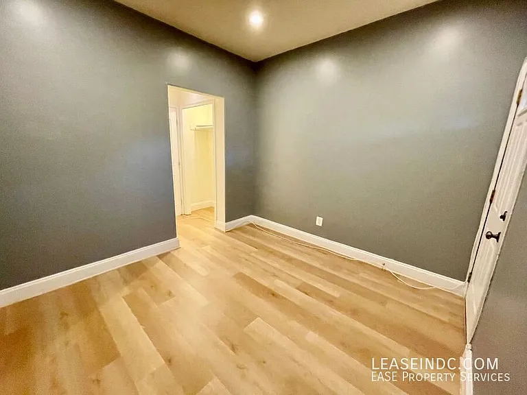 68 V St NW #1 — Photo 27