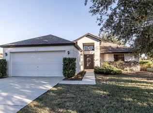 4739 Treasure Cay Rd, Tavares, FL 32778